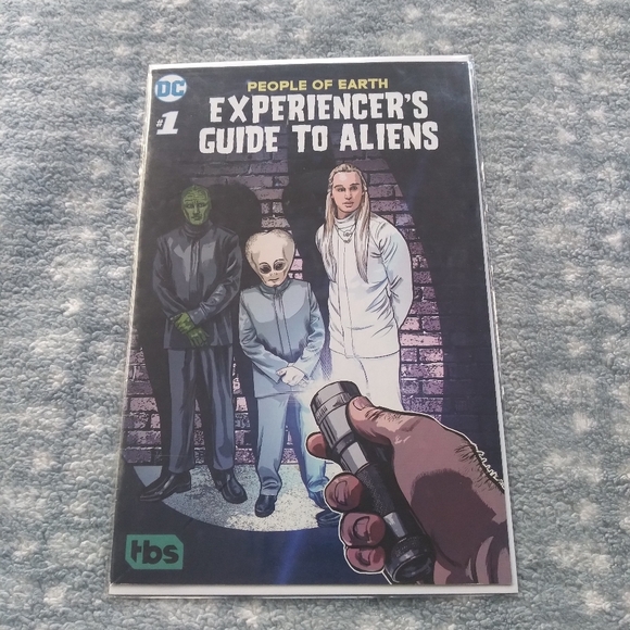 People of Earth,Experiencers Guide to Aliens #1 - Picture 1 of 3